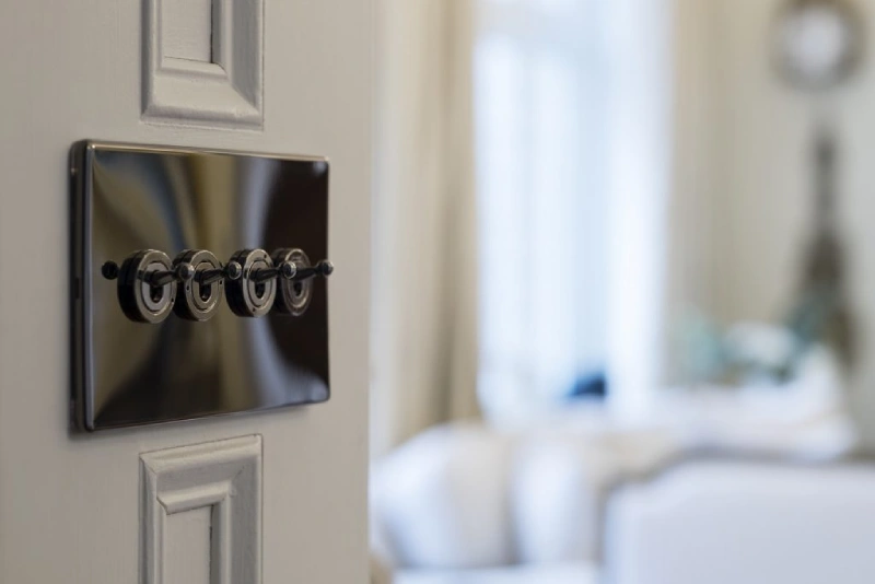 تلفیق تکنولوژی و زیبایی در کلید و پریزهای شیک